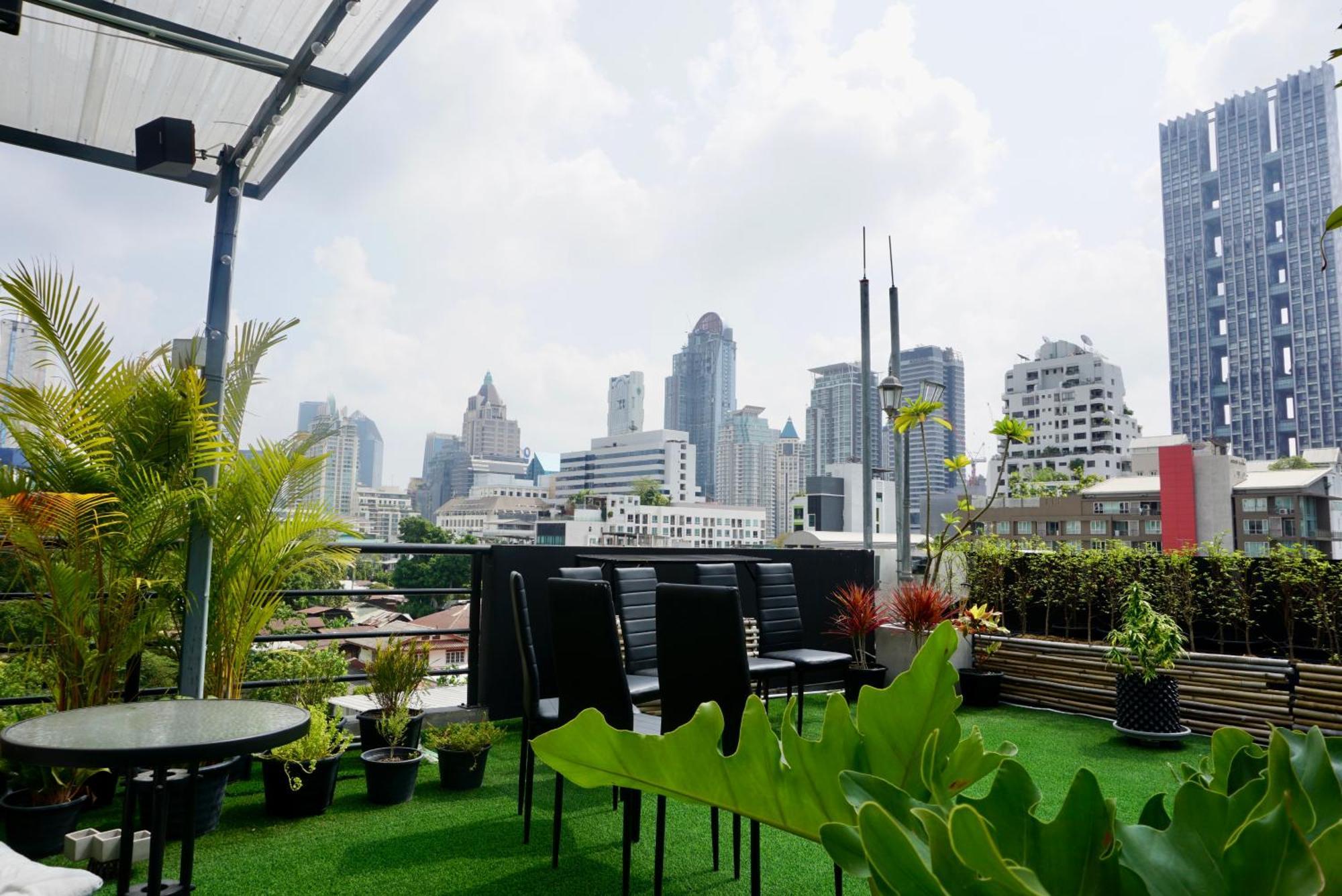 Silom Soi 3 Hash Apartment Hip And Funky With Rooftop View بانكوك المظهر الخارجي الصورة