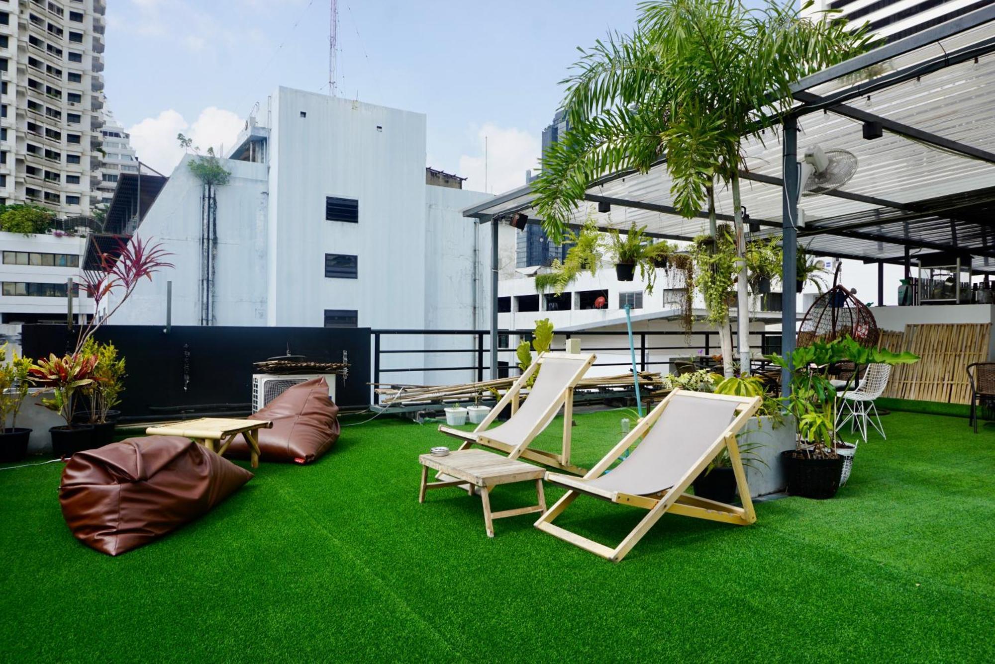 Silom Soi 3 Hash Apartment Hip And Funky With Rooftop View بانكوك المظهر الخارجي الصورة