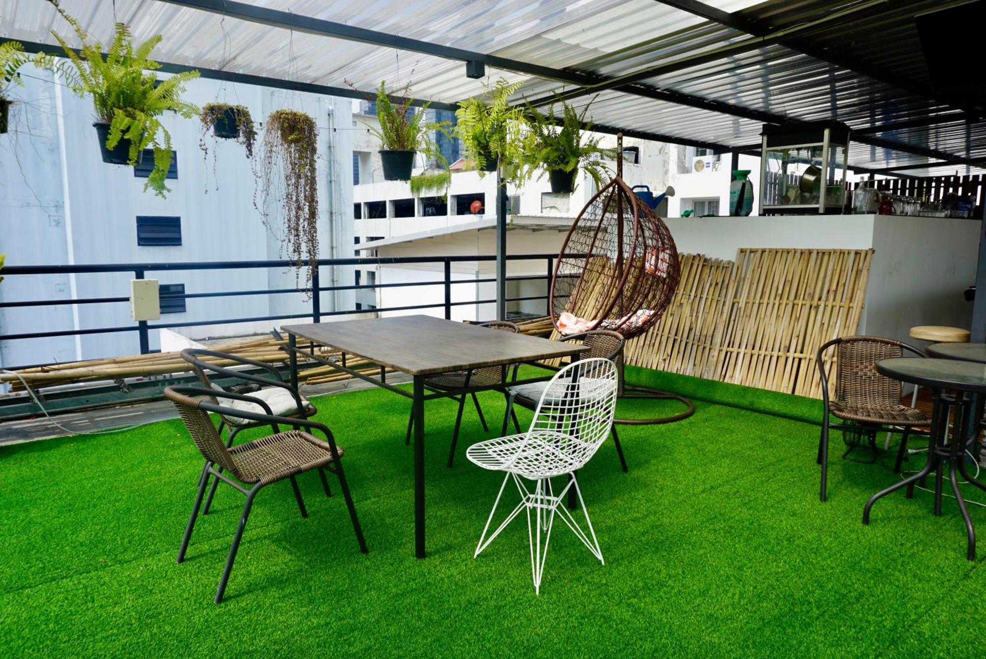 Silom Soi 3 Hash Apartment Hip And Funky With Rooftop View بانكوك المظهر الخارجي الصورة